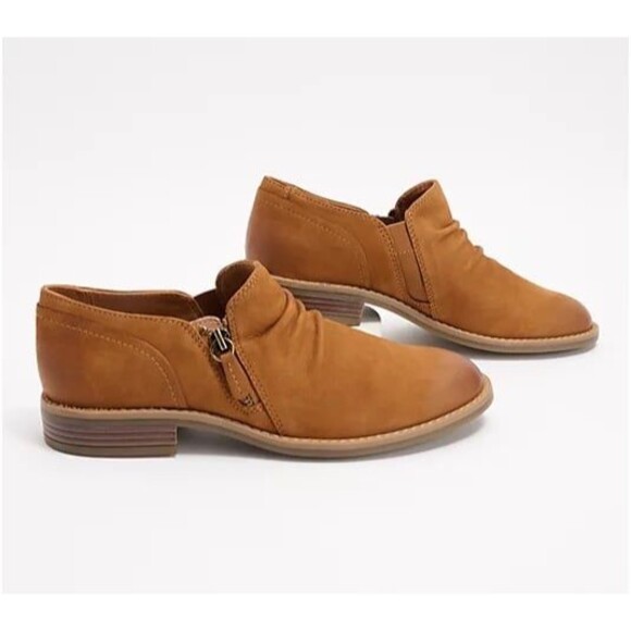 Clarks Collection Leather Side Zip Shooties - Camzin Pace 8.5 - Picture 1 of 5